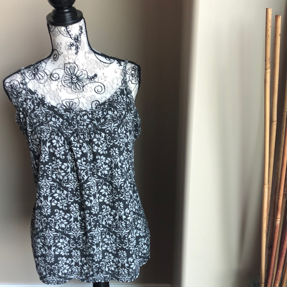 🌻3/$20🌻 Bum Equipment floral tank